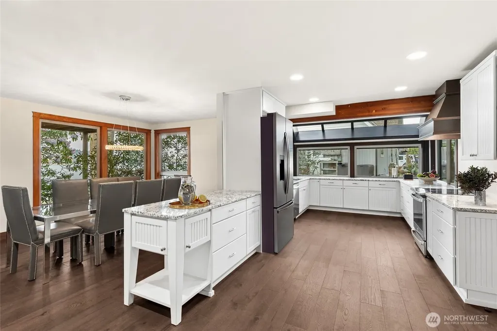 1105 14th Avenue Fox Island WA 98333