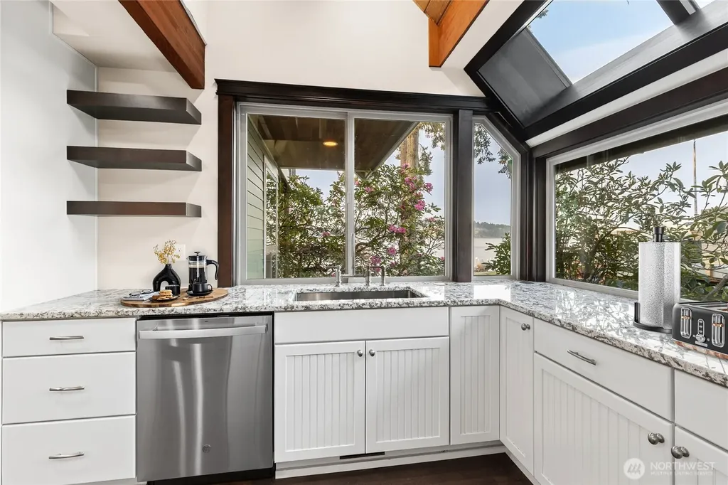 1105 14th Avenue Fox Island WA 98333