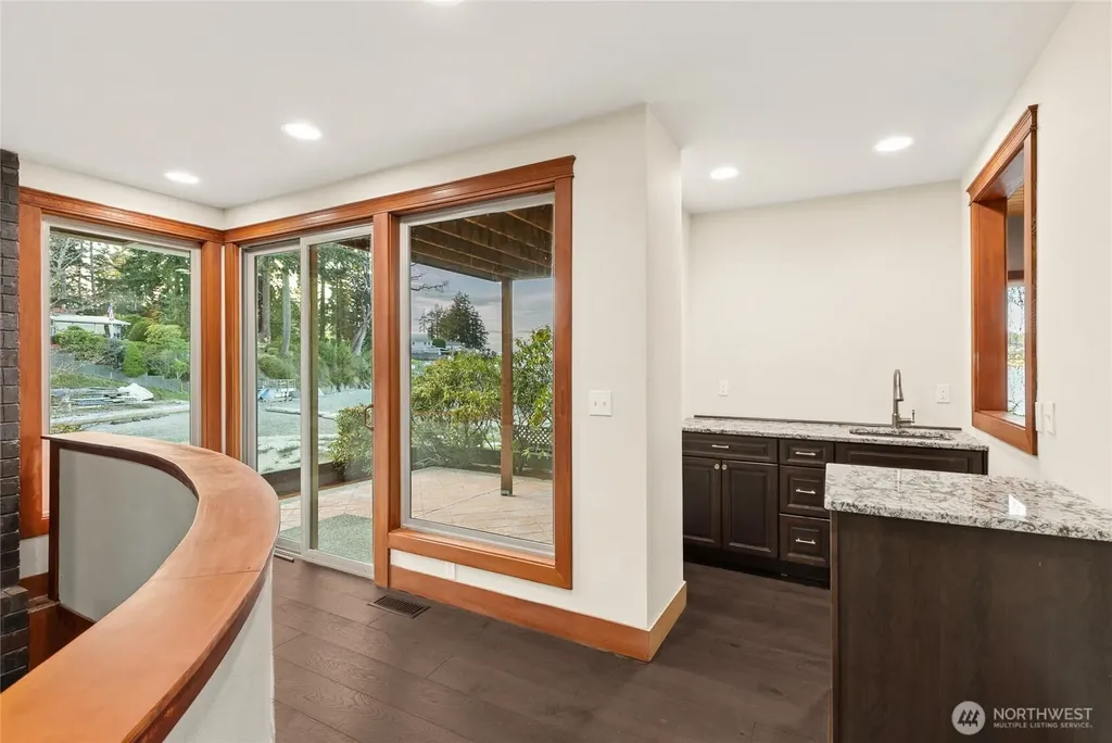 1105 14th Avenue Fox Island WA 98333