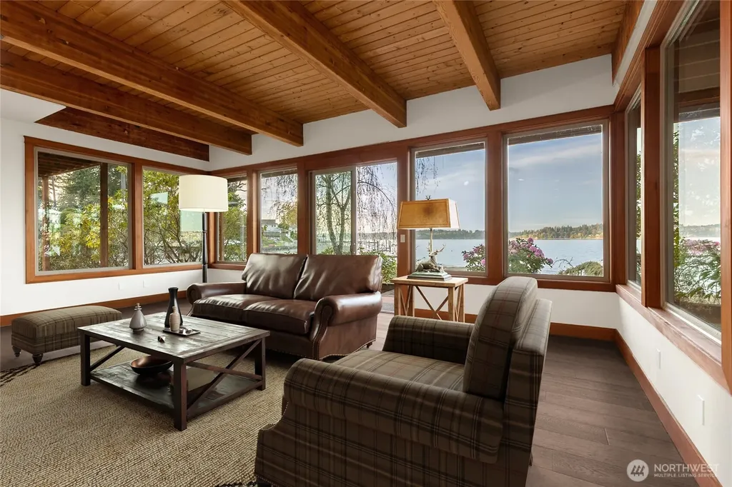 1105 14th Avenue Fox Island WA 98333