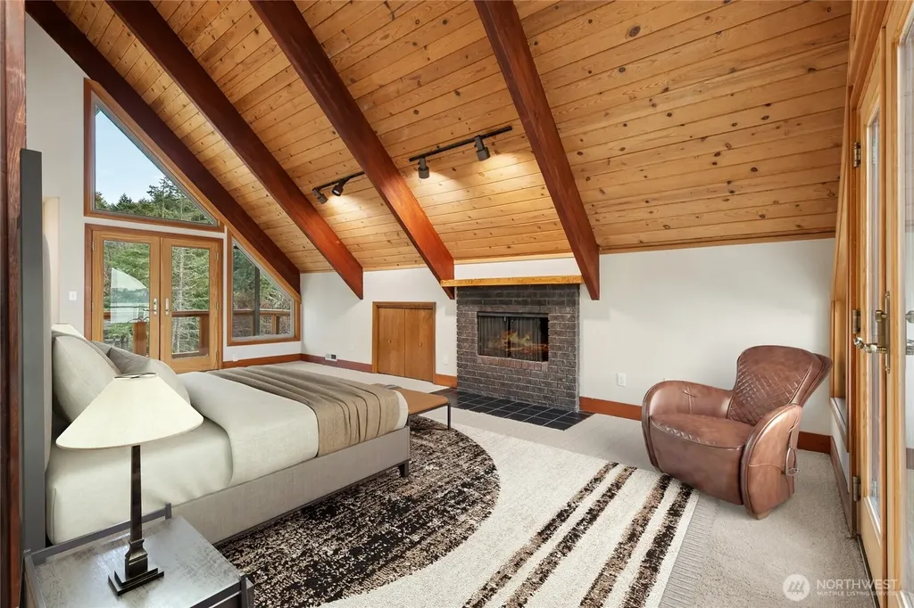 1105 14th Avenue Fox Island WA 98333