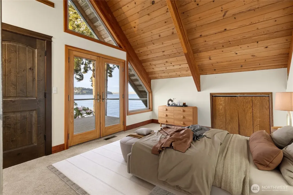 1105 14th Avenue Fox Island WA 98333