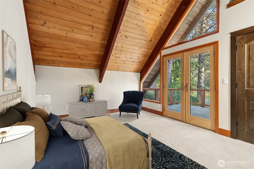 1105 14th Avenue Fox Island WA 98333