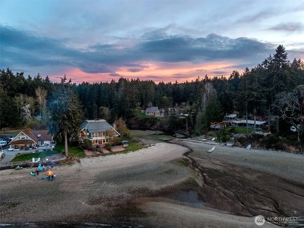 1105 14th Avenue Fox Island WA 98333