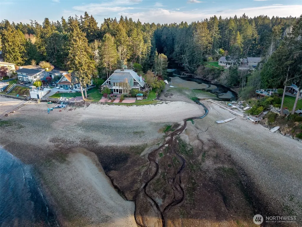 1105 14th Avenue Fox Island WA 98333