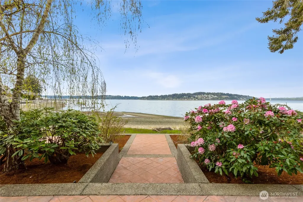 1105 14th Avenue Fox Island WA 98333
