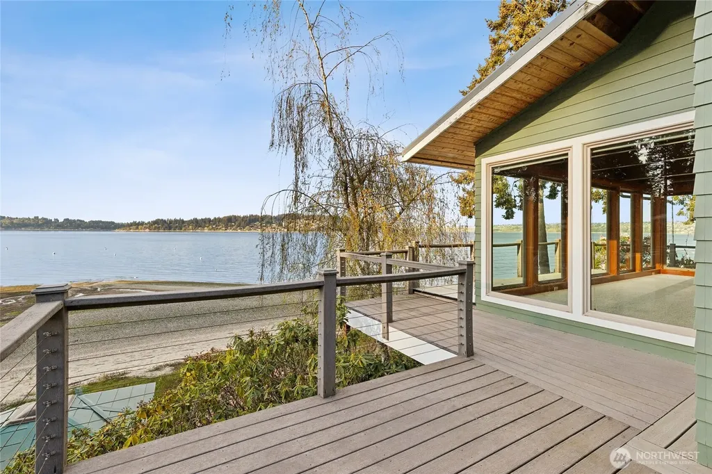 1105 14th Avenue Fox Island WA 98333