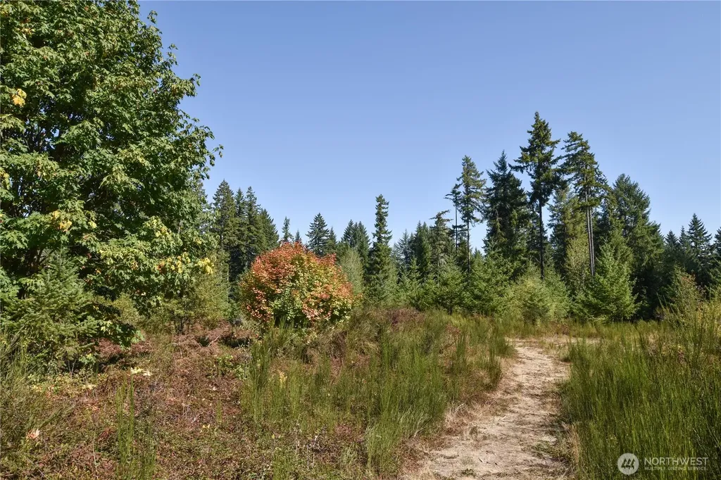 20 SW Hunter Road Port Orchard WA 98367