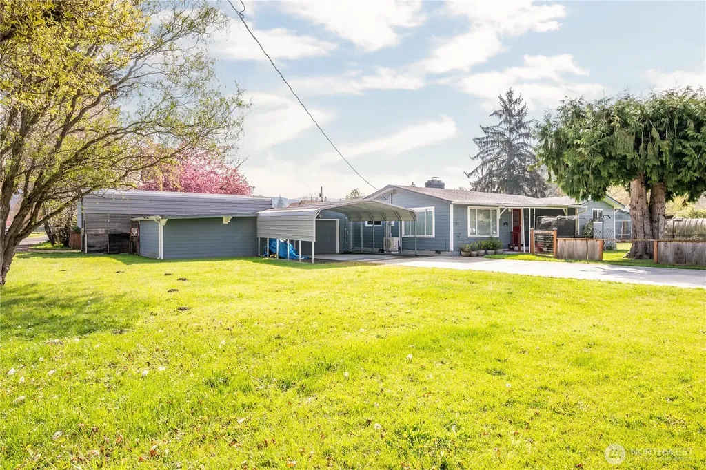 722 SW 2nd Avenue Castle Rock WA 98611