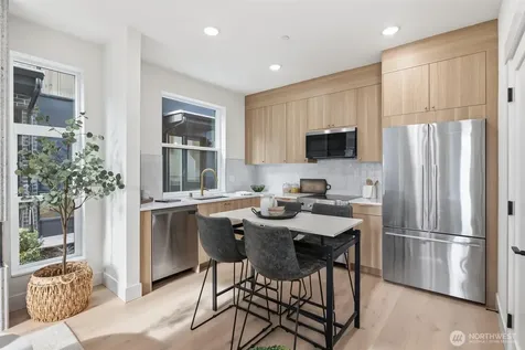2014 Fairview Avenue E Seattle WA 98102