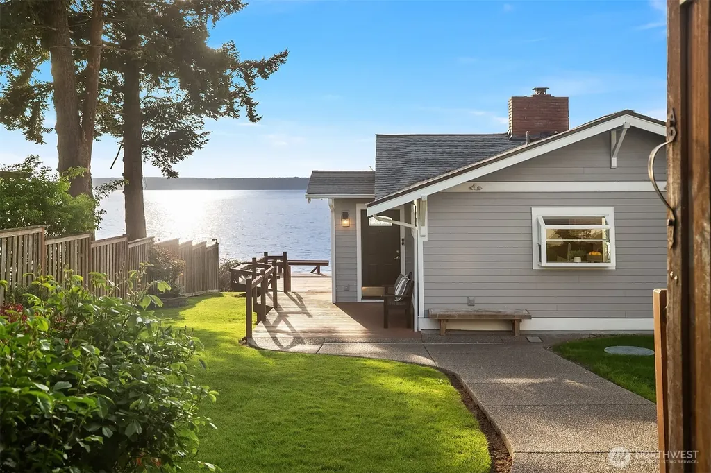 19312 Soundview Drive NW Stanwood WA 98292