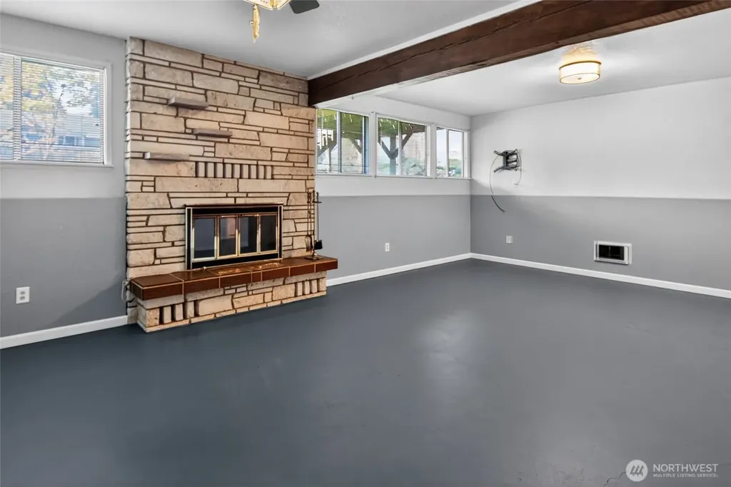 313 W 14th Street Port Angeles WA 98362