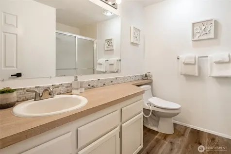 1819 N 107th Street Seattle WA 98133