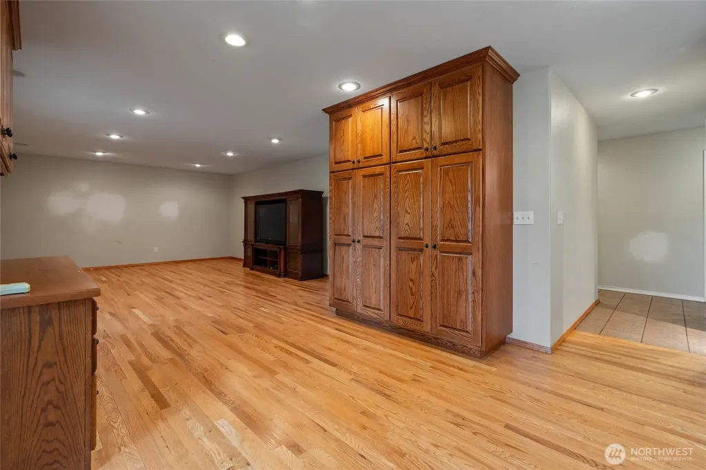 351 Salmon Creek Road Toledo WA 98591