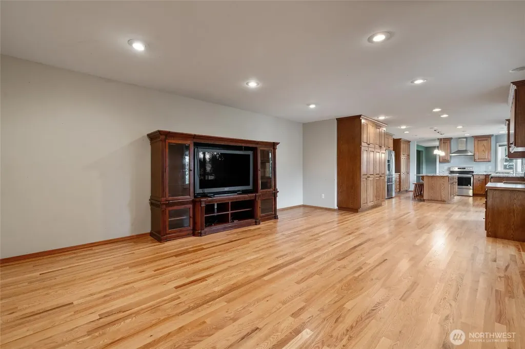 351 Salmon Creek Road Toledo WA 98591
