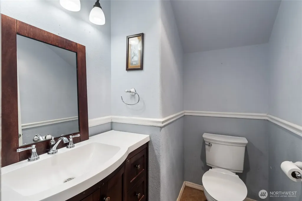 351 Salmon Creek Road Toledo WA 98591