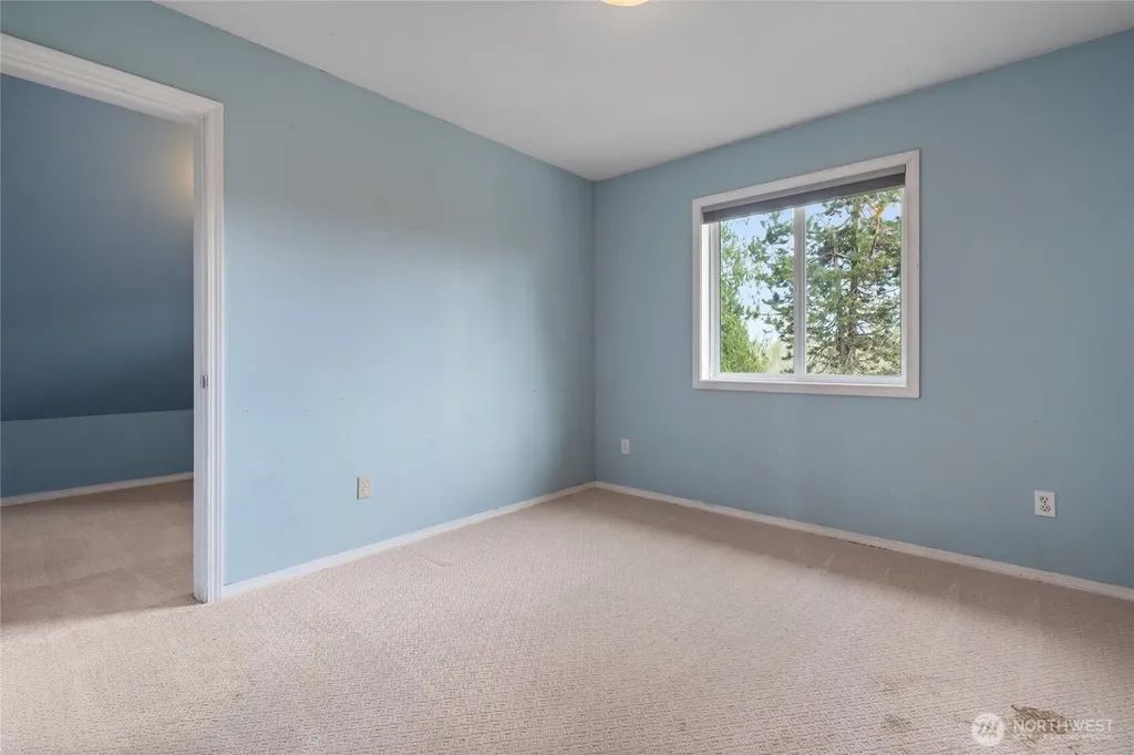 351 Salmon Creek Road Toledo WA 98591