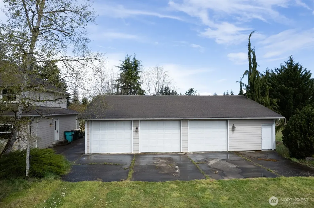 351 Salmon Creek Road Toledo WA 98591