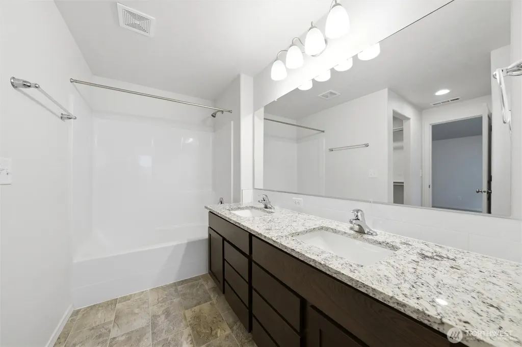 1032 W Sequoia Road Moses Lake WA 98837