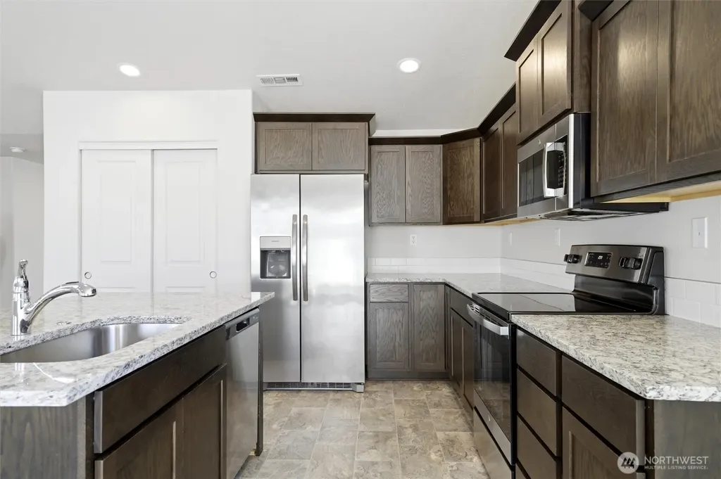 1032 W Sequoia Road Moses Lake WA 98837
