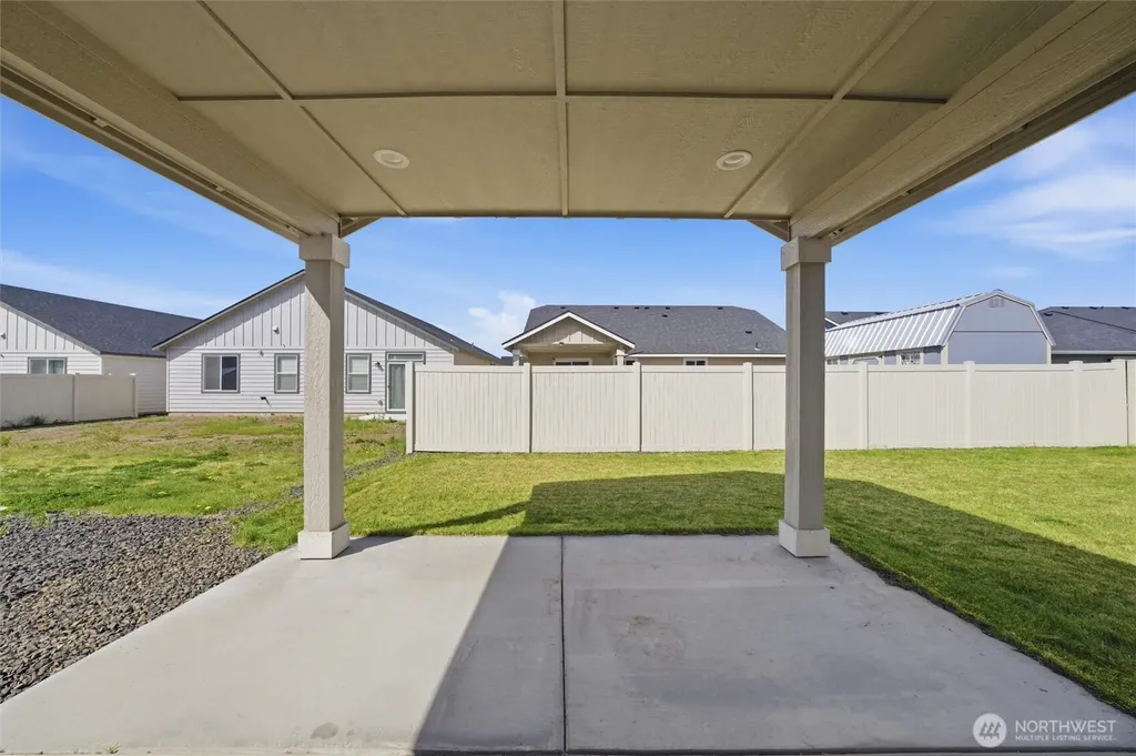 1032 W Sequoia Road Moses Lake WA 98837