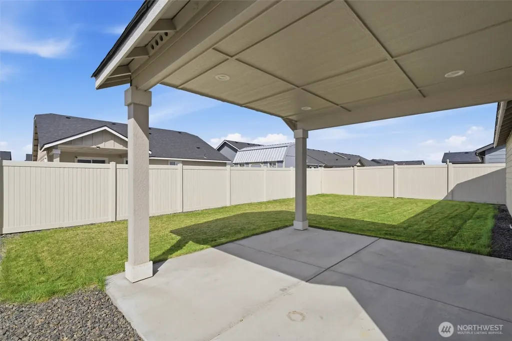 1032 W Sequoia Road Moses Lake WA 98837