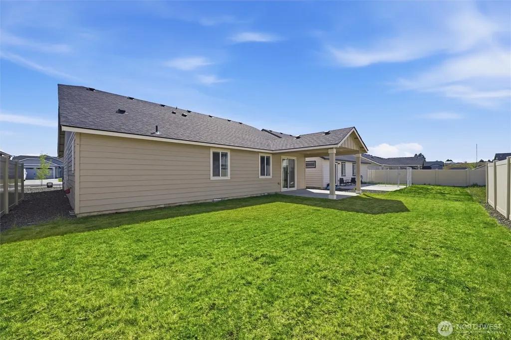 1032 W Sequoia Road Moses Lake WA 98837
