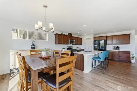 7142 42nd Place NE Marysville WA 98270