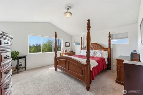 7142 42nd Place NE Marysville WA 98270
