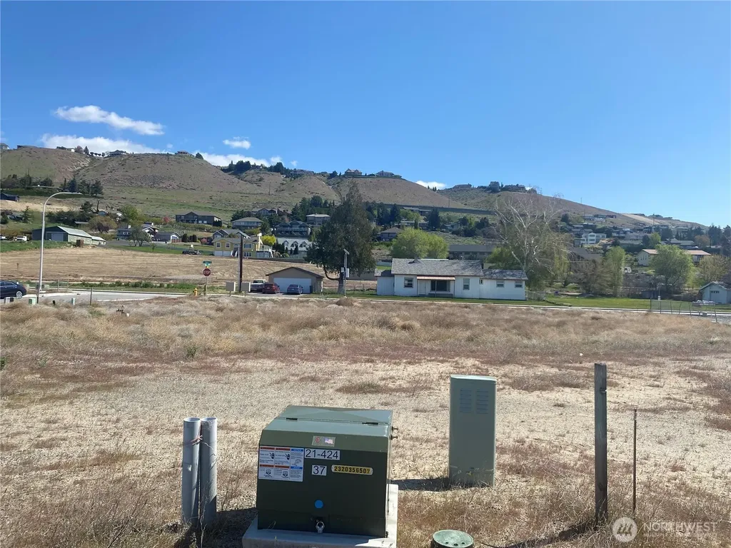 183 Harold Street NE East Wenatchee WA 98802