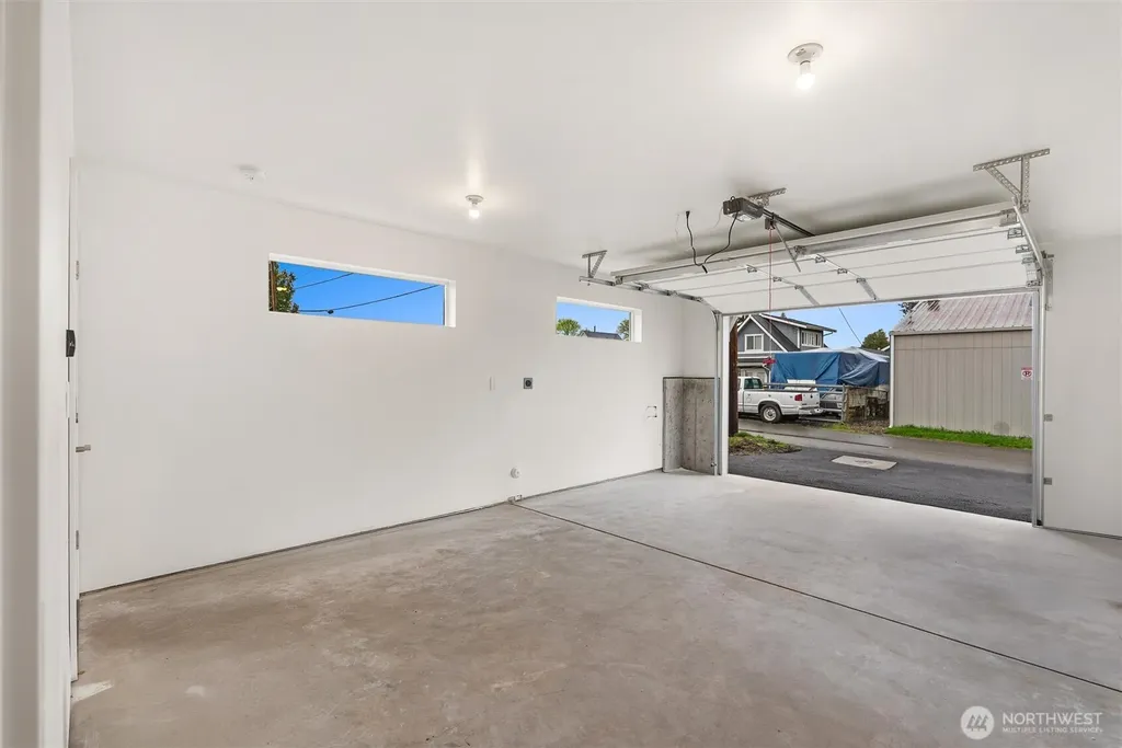2417 Harrison Avenue Everett WA 98201