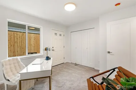 2417 Harrison Avenue Everett WA 98201