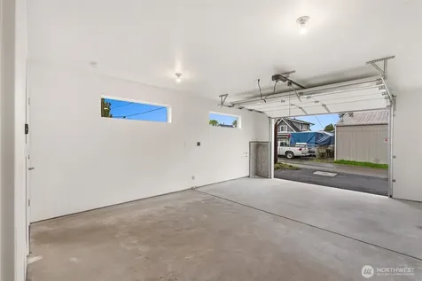 2417 Harrison Avenue Everett WA 98201