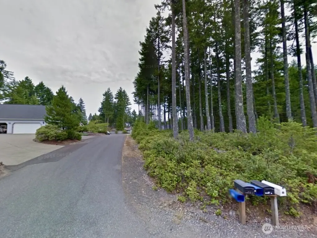 18 E Flaggwood Court Union WA 98592