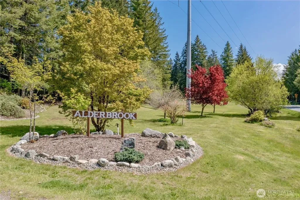 18 E Flaggwood Court Union WA 98592