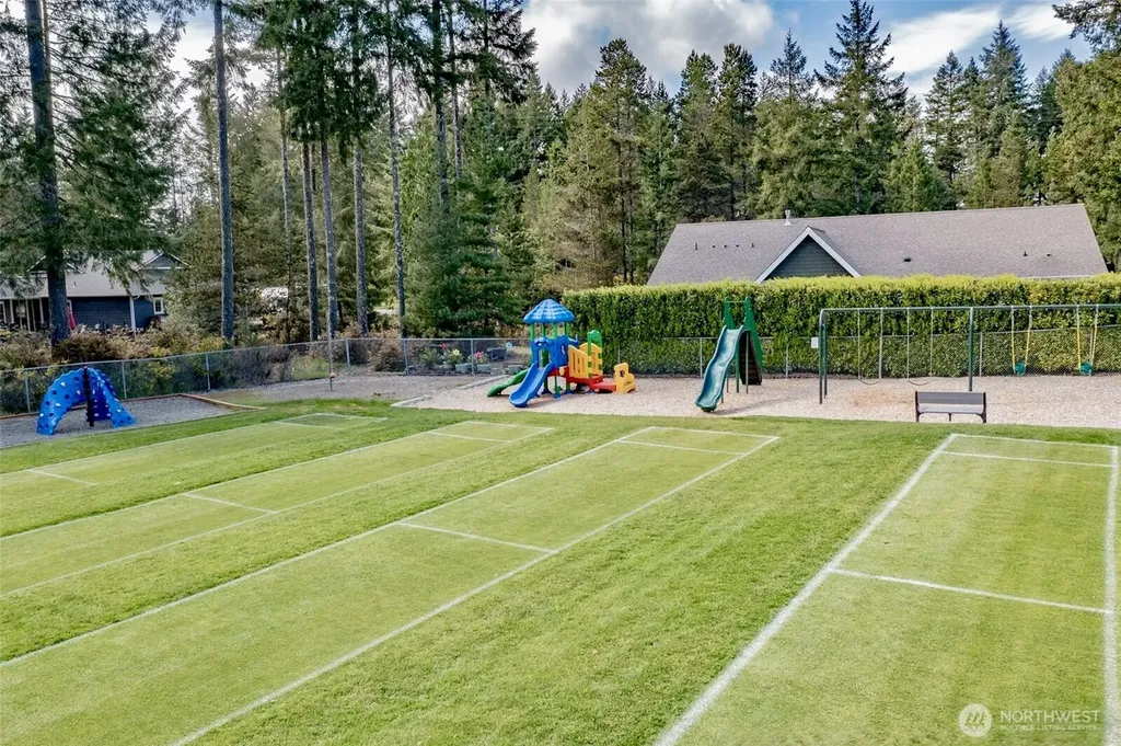 18 E Flaggwood Court Union WA 98592