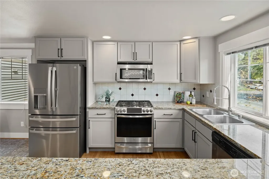 5015 8th Avenue NW Seattle WA 98107