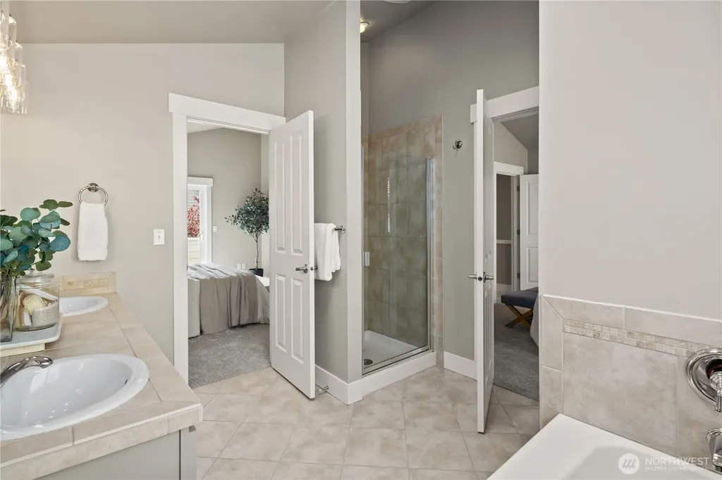 5015 8th Avenue NW Seattle WA 98107
