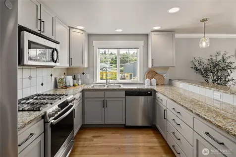 5015 8th Avenue NW Seattle WA 98107