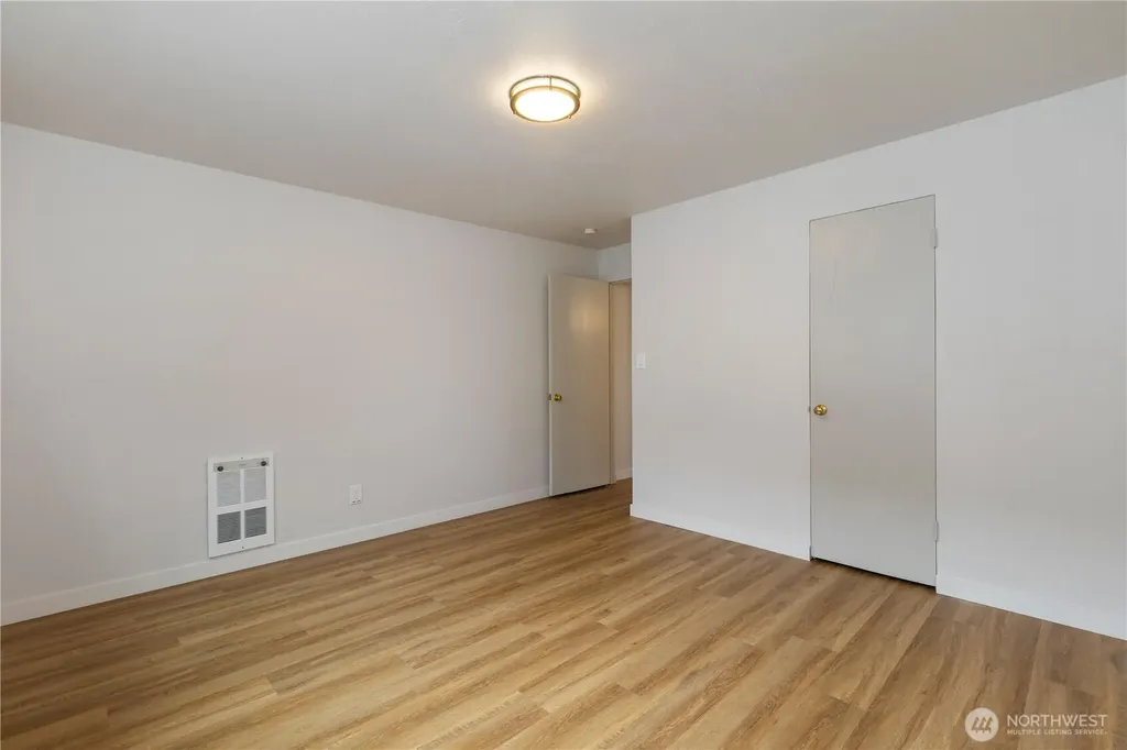 7618 Greenwood Avenue N Seattle WA 98103