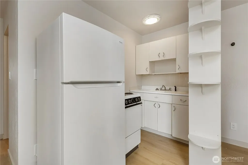7618 Greenwood Avenue N Seattle WA 98103