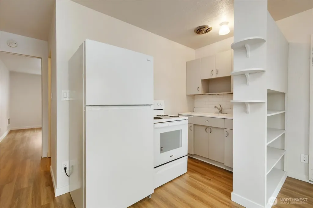 7618 Greenwood Avenue N Seattle WA 98103