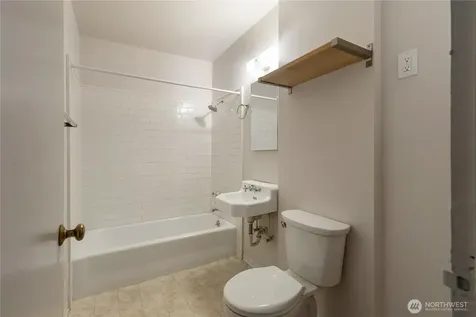 7618 Greenwood Avenue N Seattle WA 98103