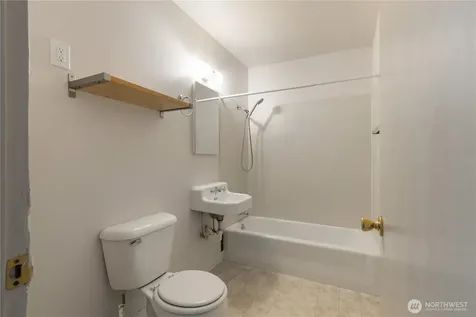 7618 Greenwood Avenue N Seattle WA 98103