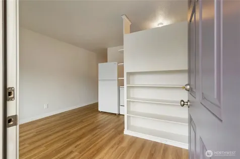 7618 Greenwood Avenue N Seattle WA 98103