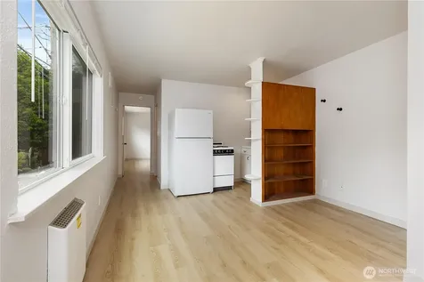 7618 Greenwood Avenue N Seattle WA 98103
