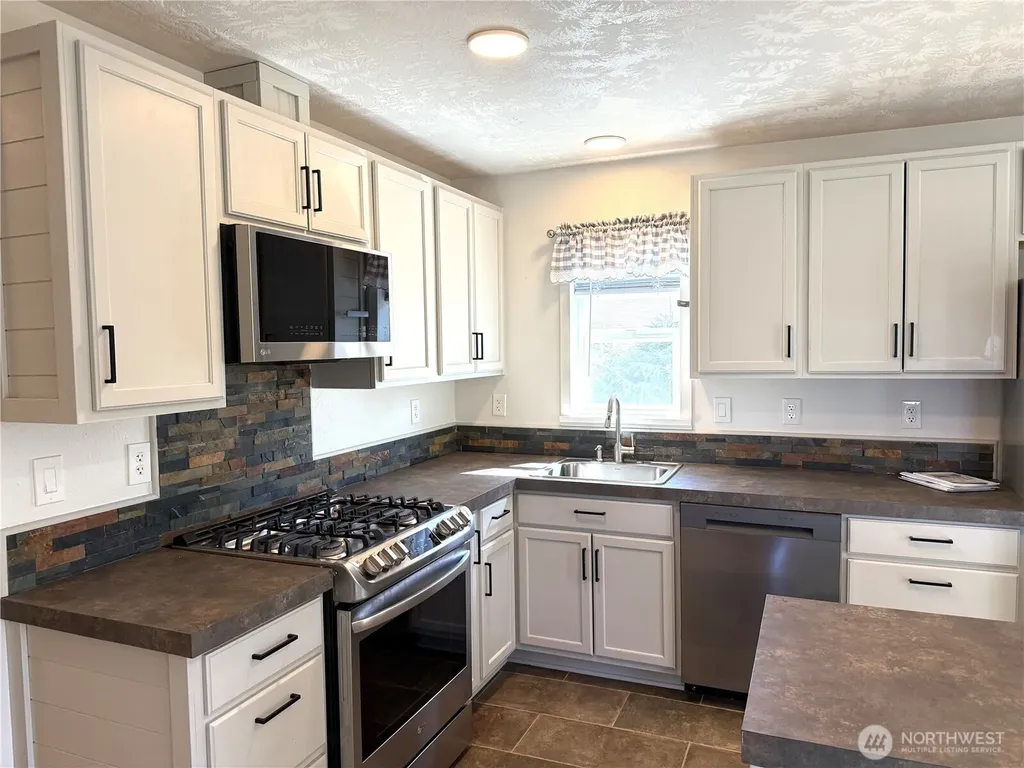 811 346th Place Ocean Park WA 98640
