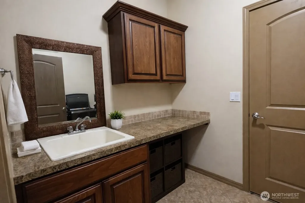 1747 Sunshine Avenue West Richland WA 99353