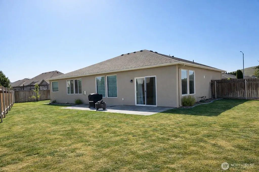 1747 Sunshine Avenue West Richland WA 99353