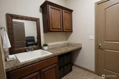 1747 Sunshine Avenue West Richland WA 99353